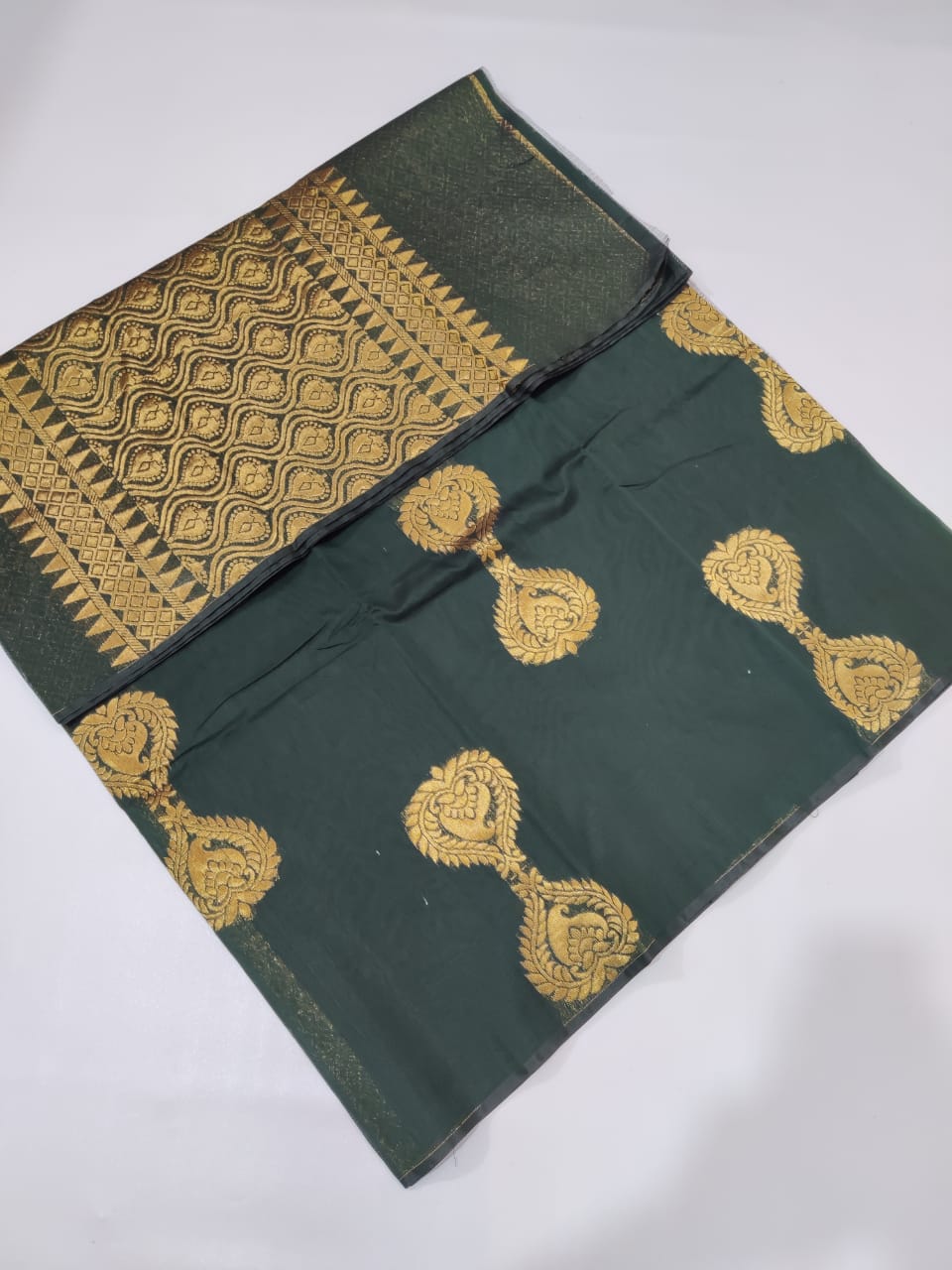 Border less Rich Silk Cotton Saree